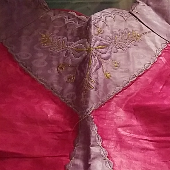 Dresses - Picture 2 of 4